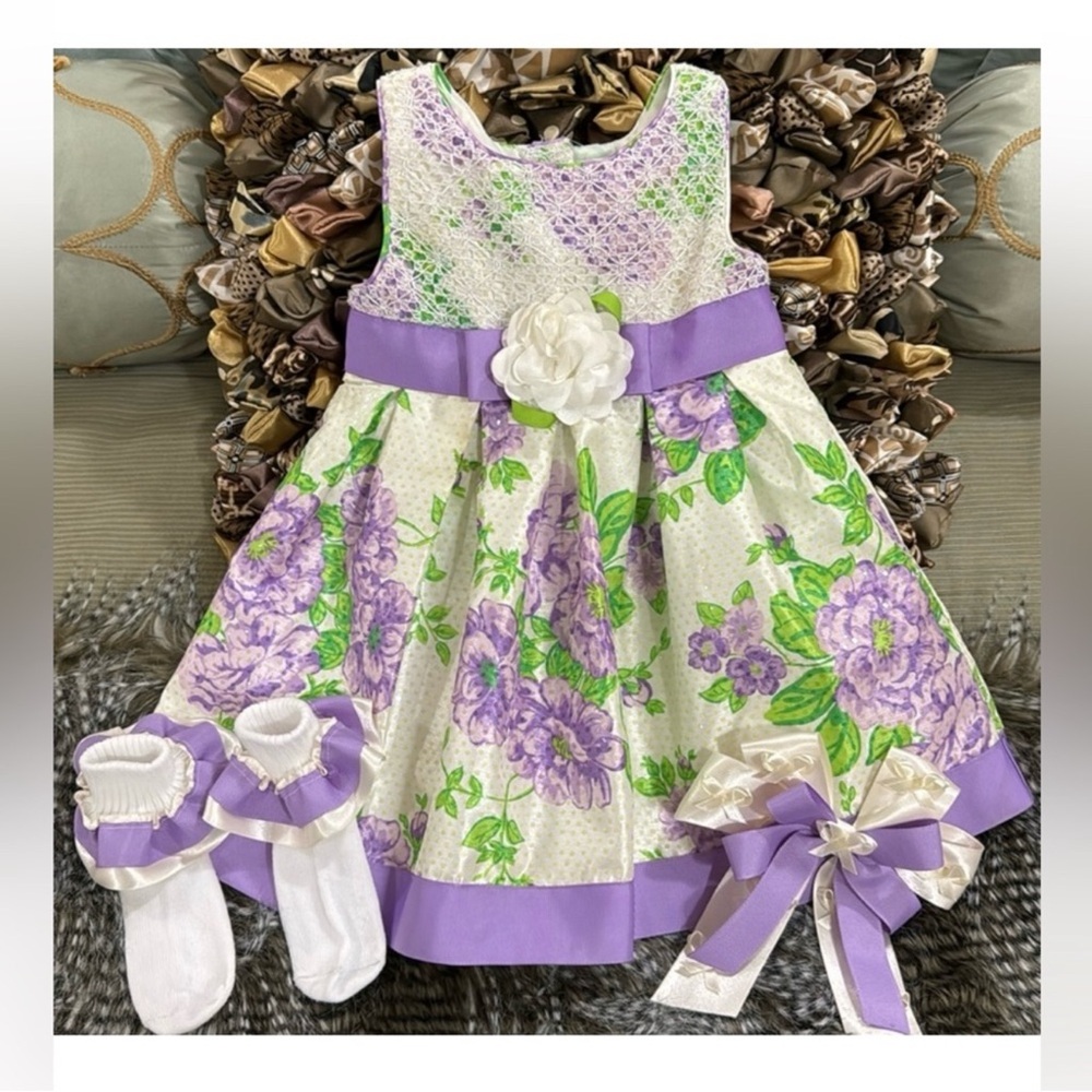 Youngland Baby kids dress size 24 months & socks and bow price is firm